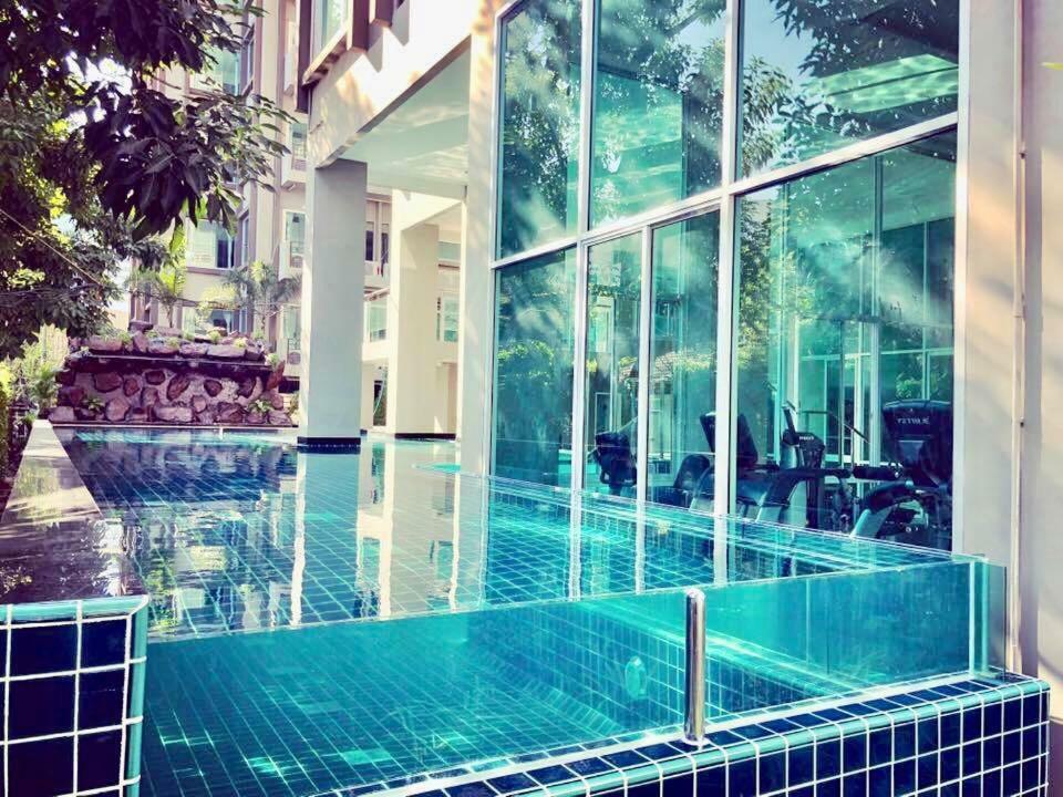 The Lux Ladprao 10 Aparthotel Bangkok Luaran gambar